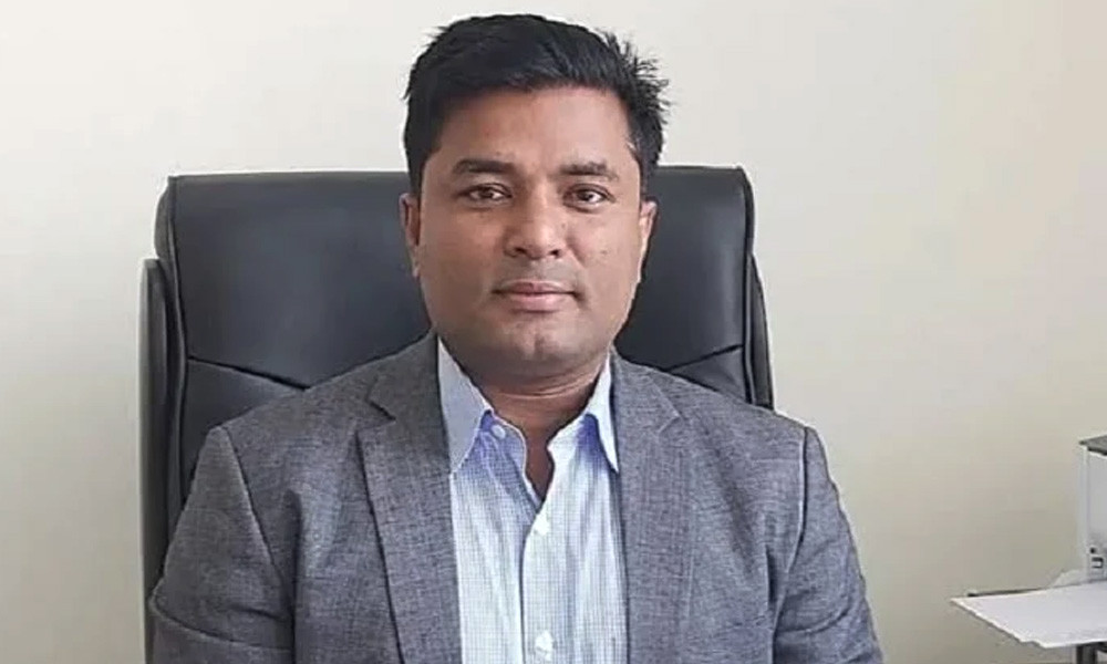 সাবেক এডিসি নাজমুলের বিরুদ্ধে গ্রেপ্তারি পরোয়ানা