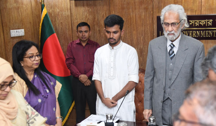 জনগণকে মুখ্য রেখে  কার্যক্রম পরিচালনার আহ্বান উপদেষ্টা আসিফের