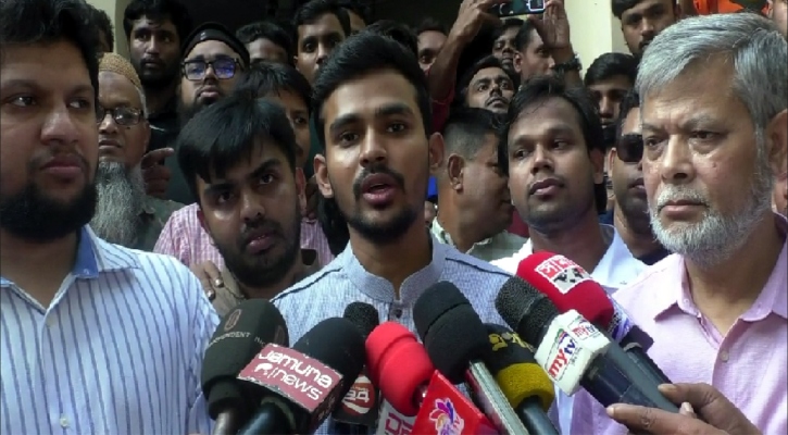 সরকারি কর্মকর্তাদের জনসম্পৃক্ত হওয়ার নির্দেশনা ক্রীড়া উপদেষ্টার