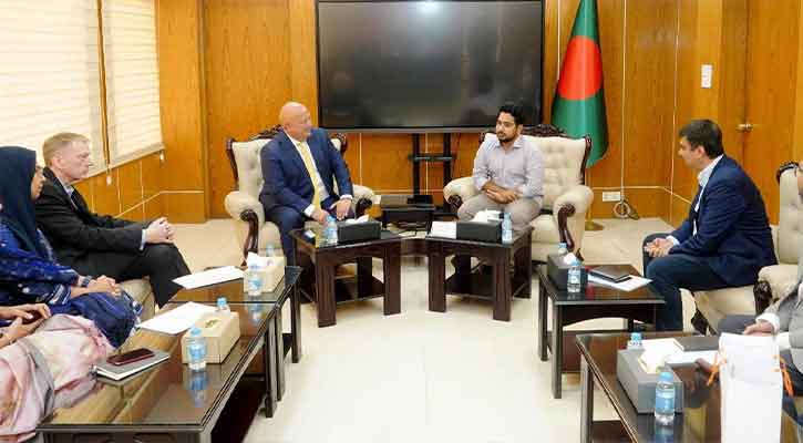 মেয়াদবিহীন ইন্টারনেট চালুর কথা বললেন উপদেষ্টা