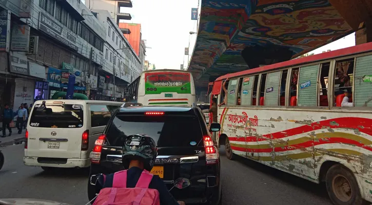 সড়ক ছাড়লেন শিক্ষার্থীরা, যান চলাচল শুরু
