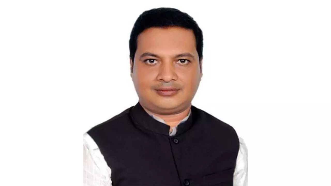 সীতাকুণ্ডের সাবেক উপজেলা চেয়ারম্যান গ্রেফতার