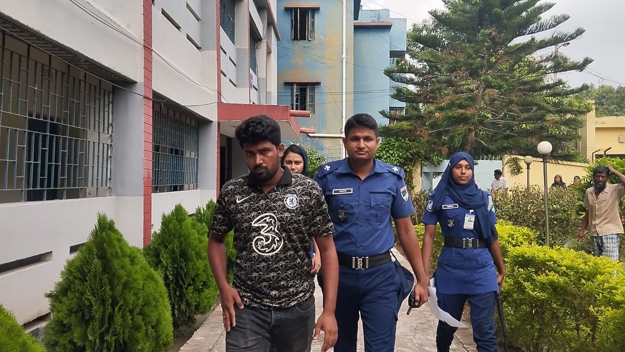 টানা ৮ দিন দিয়েছেন প্রক্সি, টের পায়নি কলেজ কর্তৃপক্ষ, অতঃপর...