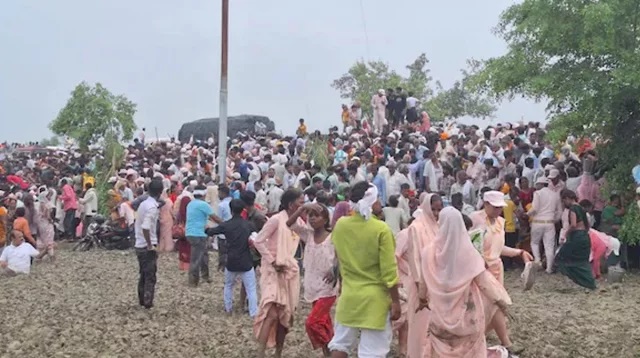 ভারতে পদদলিত হয়ে ১০৭ জনের মৃত্যু