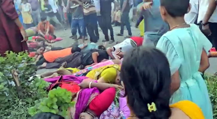 বগুড়ায় রথযাত্রায় বিদ্যুৎস্পৃষ্টে প্রাণ গেল ৫ জনের