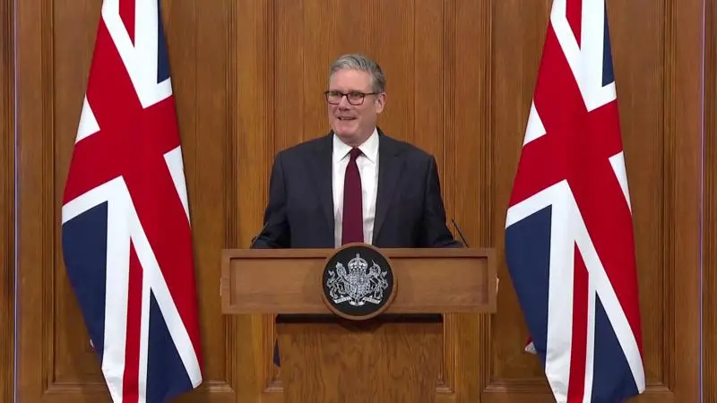 মধ্যপ্রাচ্য যুদ্ধ যেন পুতিনের জন্য আশীর্বাদ না হয়ে দাঁড়ায় :ব্রিটিশ প্রধানমন্ত্রী