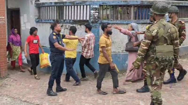 রংপুরে শিক্ষার্থী, বিএনপি ও জামায়াতের ৬০ জনের মুক্তি