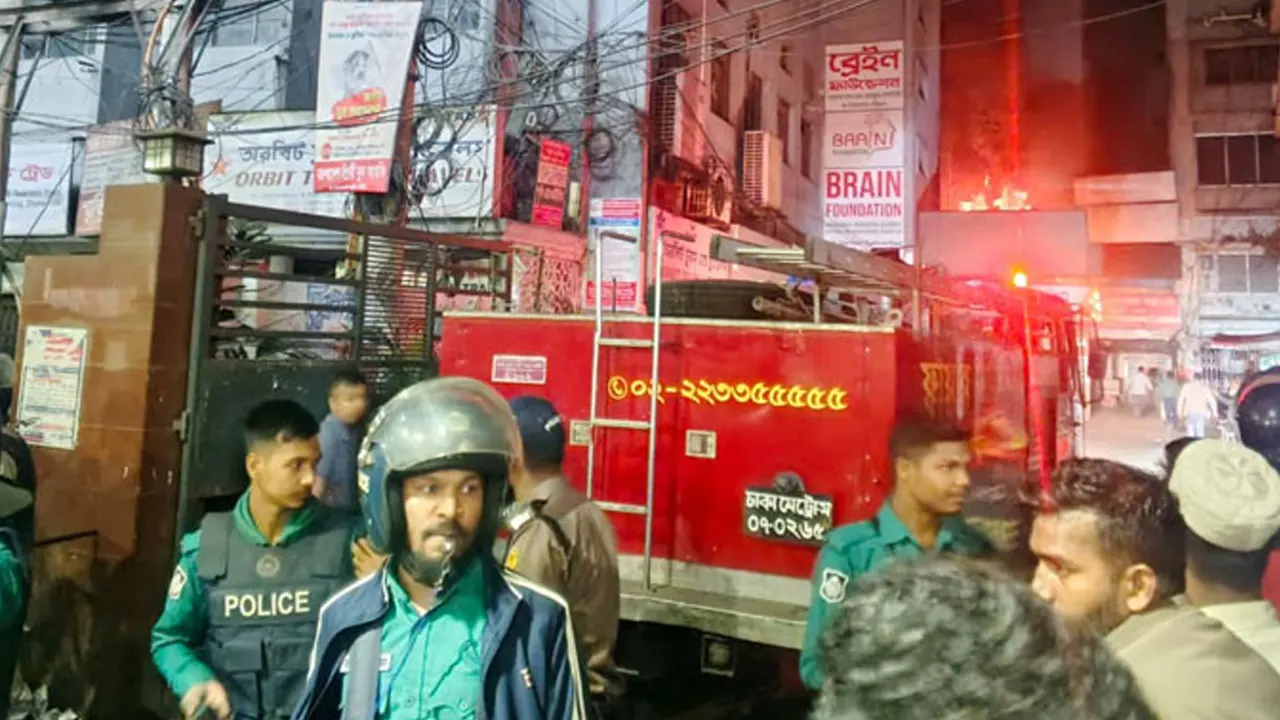 উদীচীর কার্যালয়ে ভাঙচুর ও অগ্নিসংযোগ