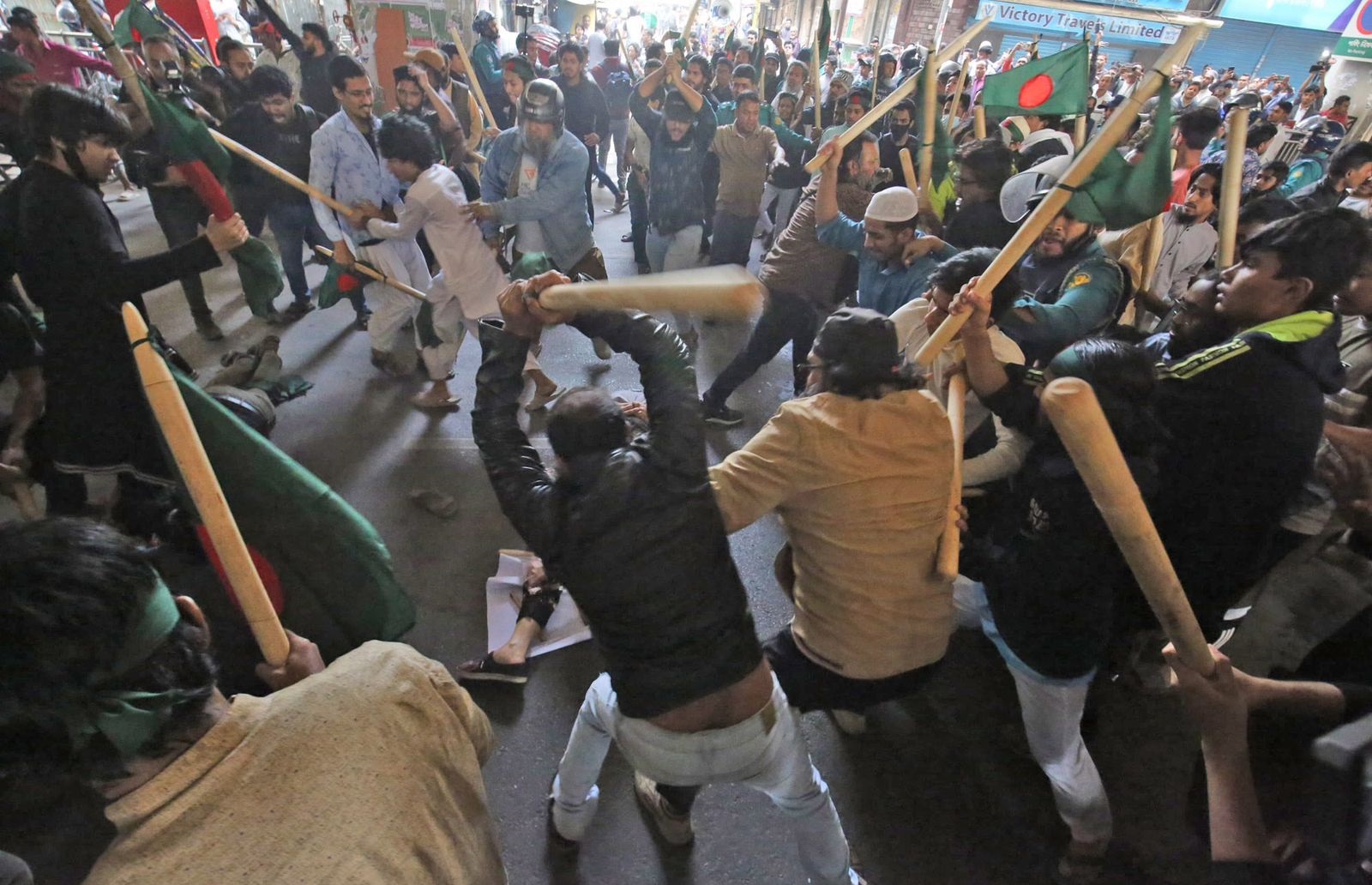 আদিবাসী শিক্ষার্থী-জনতার ওপর এই হামলা কীসের আলামত?