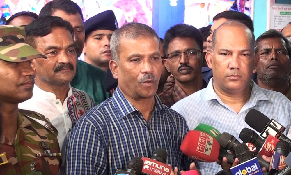 কোনো দলের ফাঁদে পা দেবেন না: সনাতনীদের প্রতি আসিফ নজরুল