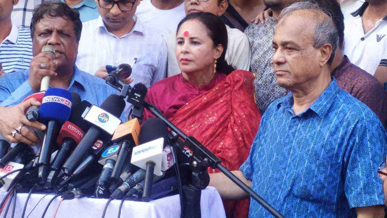 ভারত মৌচাকে ঢিল দিচ্ছে: অপর্ণা রায়