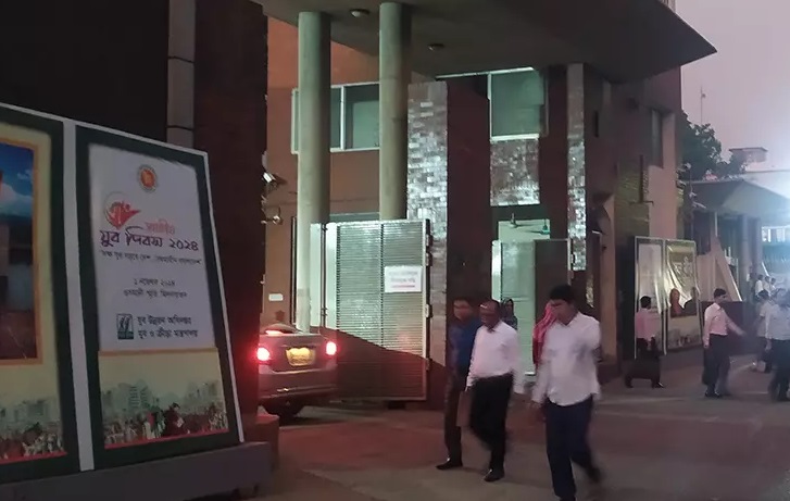 সচিবালয়ের সামনের অবস্থান ছাড়ল জবি শিক্ষার্থীরা