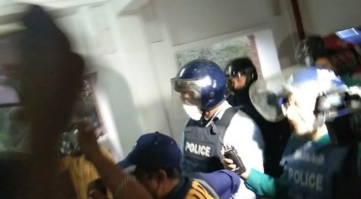 সাংবাদিক তুরাব হত্যা: সাবেক এডিসি দস্তগীর ৫ দিনের রিমান্ডে
