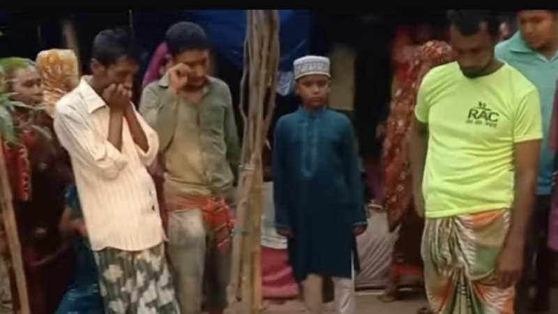 নওগাঁয় একই পরিবারের ৪ জনকে গলাকেটে হত্যা