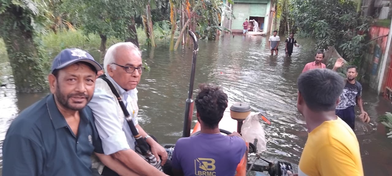 বন্যা কবলিত সেনবাগে বাকশিস ও বিপিসির ত্রাণ কার্যক্রম