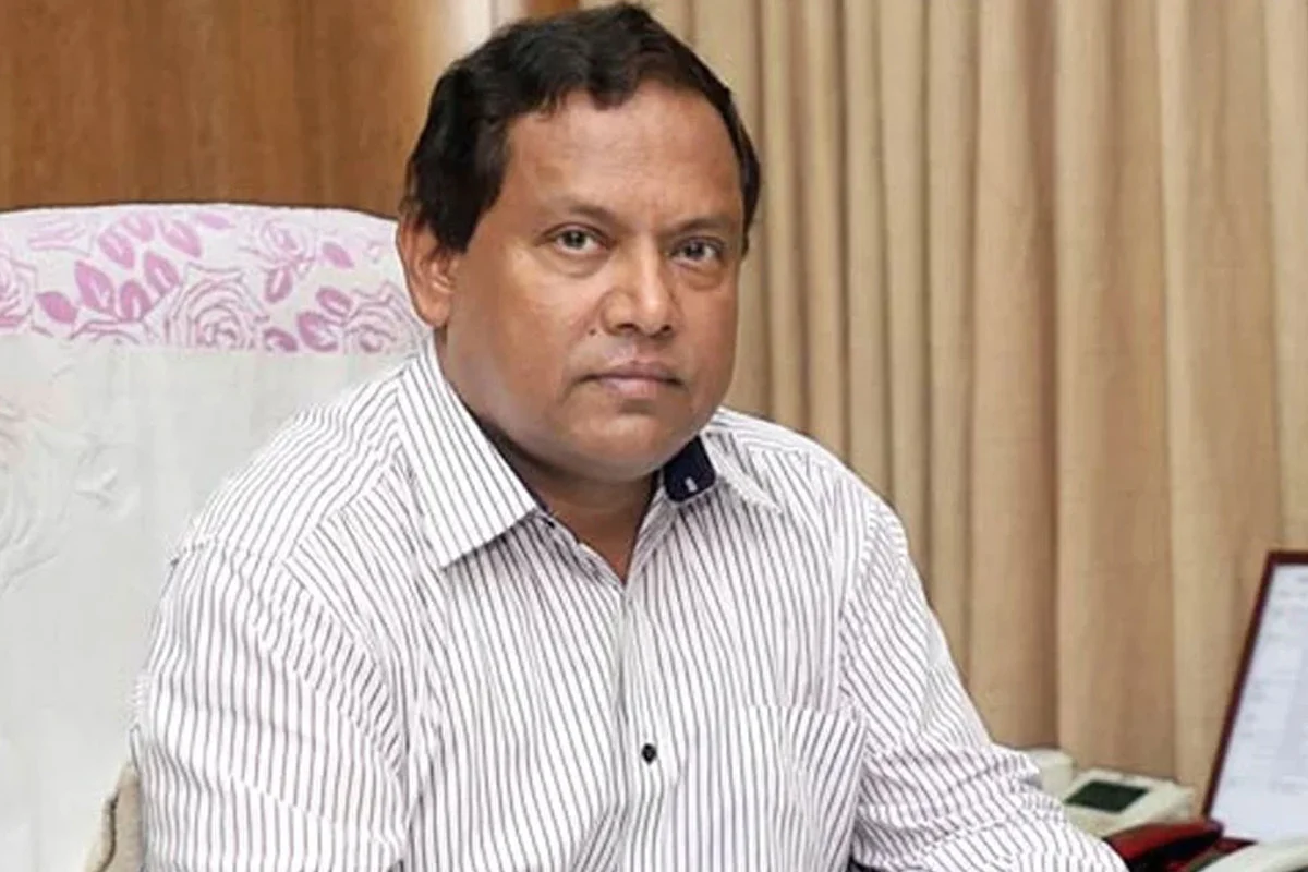 মির্জা আজম দম্পতির জমি জব্দ ও ব্যাংক অবরুদ্ধ