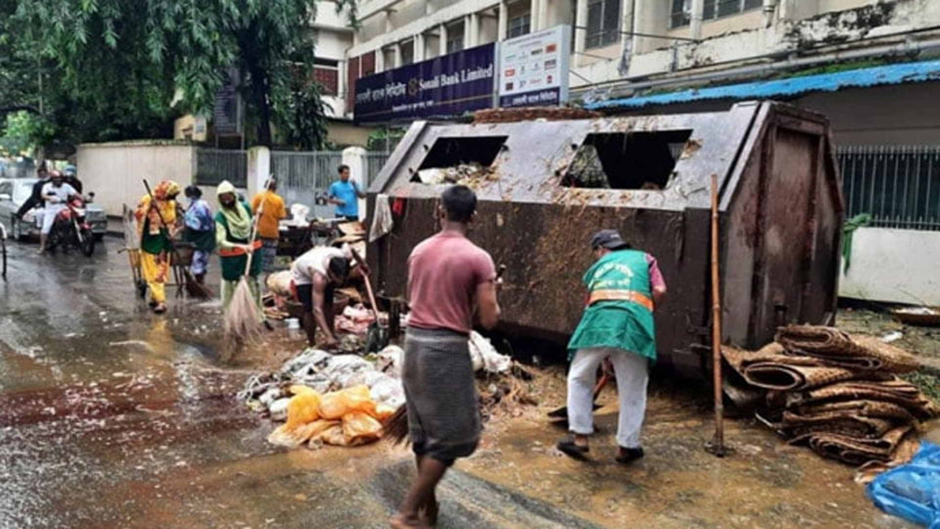 কোরবানির বর্জ্য ১২ ঘণ্টার মধ্যে অপসারণের নির্দেশ প্রধানমন্ত্রীর