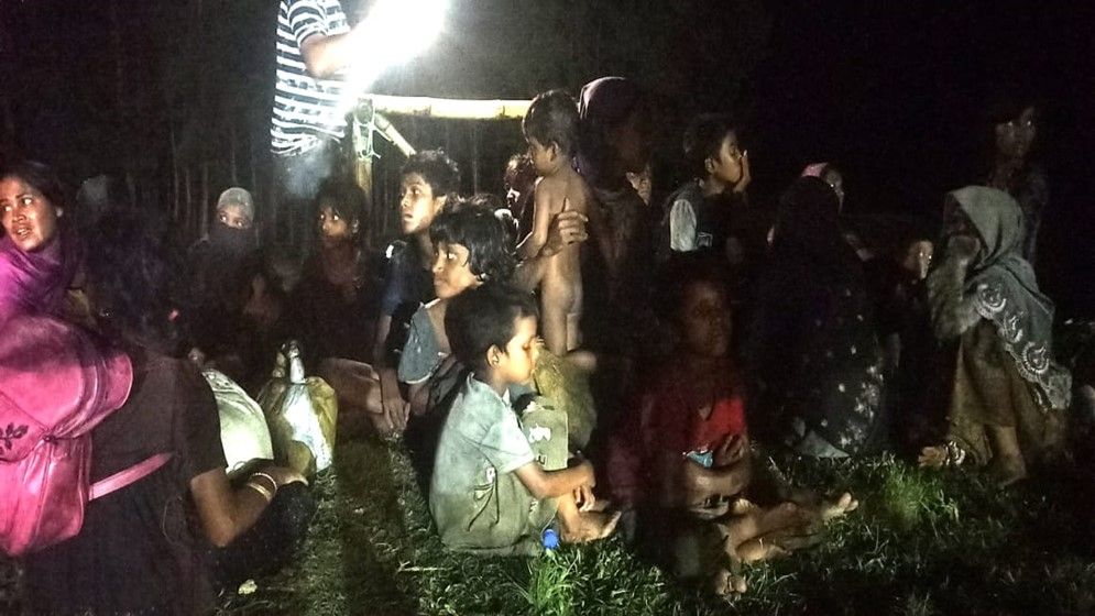 টেকনাফে ঢুকল আরও ৩৭ রোহিঙ্গা