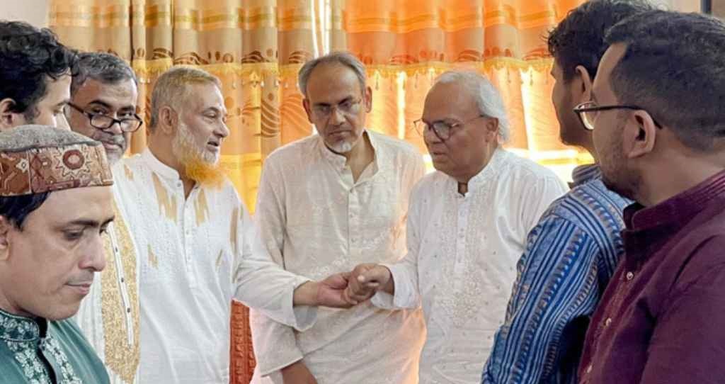 ঈদের শুভেচ্ছা জানাতে শহীদ মীর মুগ্ধের বাসায় রিজভী