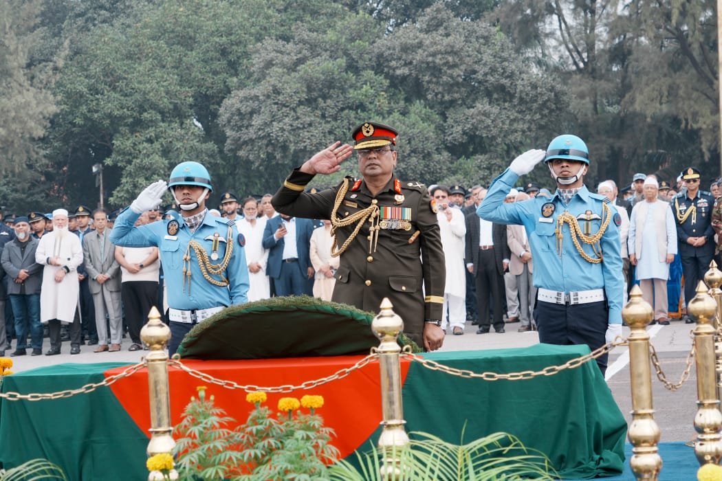 এ কে খন্দকারকে গার্ড অব অনারে শেষ বিদায়