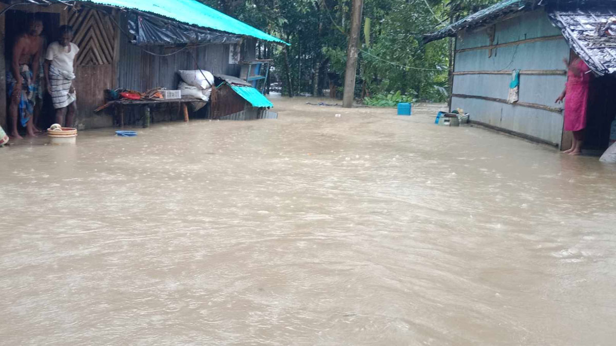 কক্সবাজারে প্রবল বর্ষণ, ফের বন্যার আশঙ্কা