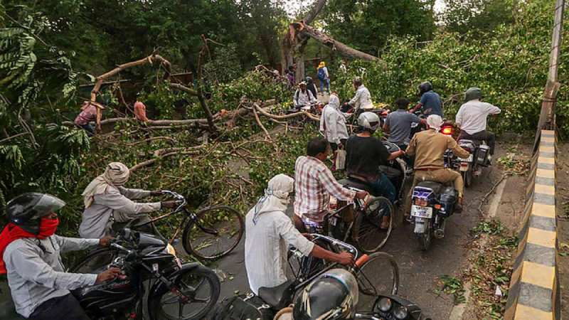 উত্তর প্রদেশে ঝড় ও বজ্রপাতে ৫৬ প্রাণহানি