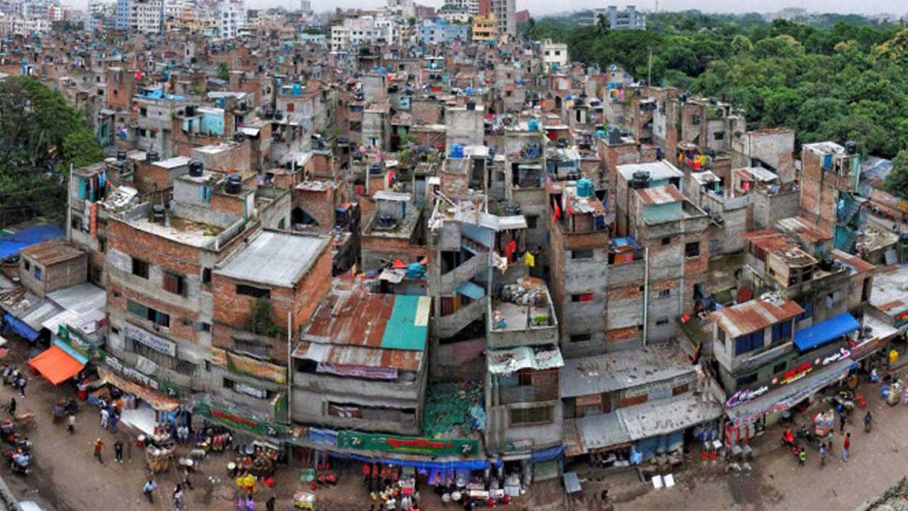 জেনেভা ক্যাম্পে মাদক কারবারিদের গোলাগুলি, শিশুসহ আহত ৩