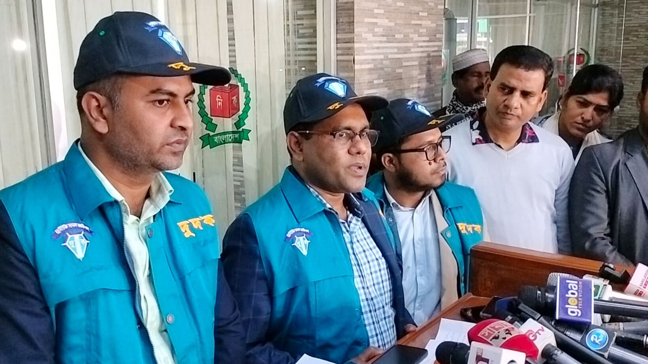 ইভিএম মেশিনে ত্রুটি রয়েছে : দুদক