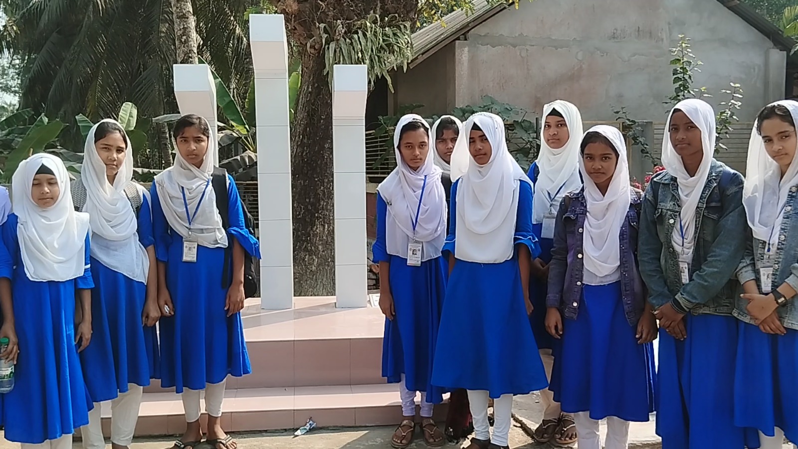 নতুন শহীদ মিনার পেয়ে খুশি ওরা