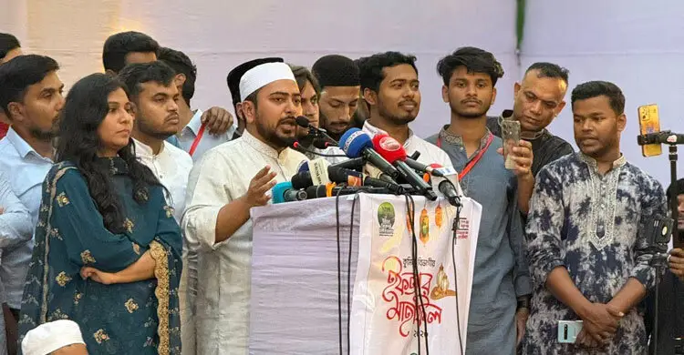 গণভোট নিয়ে আদালতকে প্রশ্নবিদ্ধ করা হচ্ছে : নাহিদ