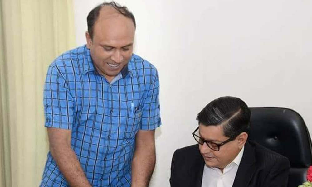 সাবেক মন্ত্রীর এপিএস গ্রেপ্তার