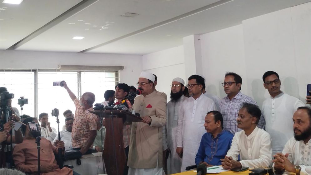 রাজনৈতিক দল নিষিদ্ধ সব সমস্যার সমাধান নয়: গয়েশ্বর