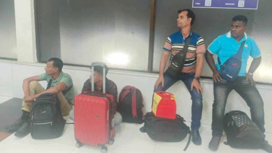 অবশেষে আটকে থাকা কর্মীরা গেলেন মালয়েশিয়া