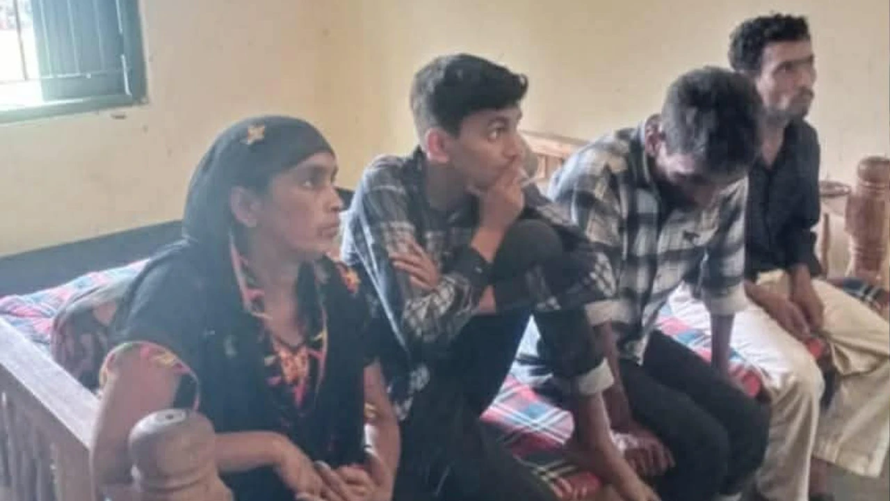 ভারত থেকে অবৈধ প্রবেশ, দিনাজপুর সীমান্তে আটক ৪