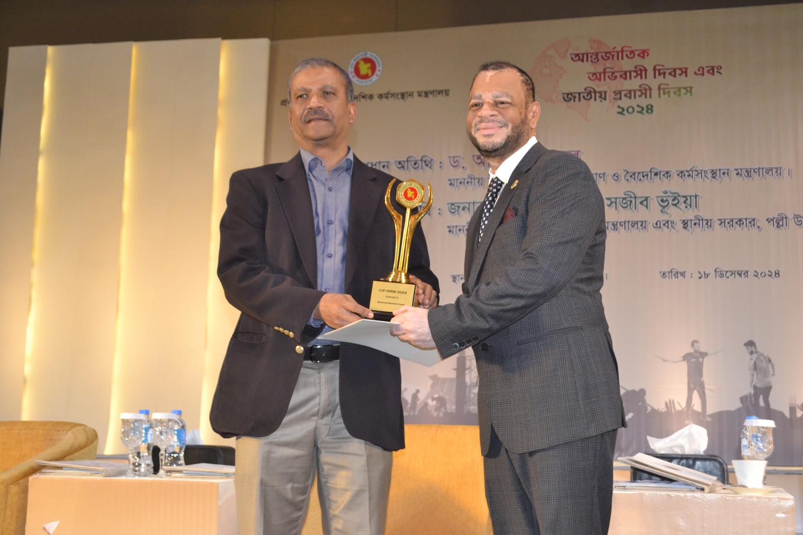 প্রবাসীদের কষ্টার্জিত টাকা লুটপাট  করে বাইরে পাঠানো হয়েছে: আসিফ নজরুল