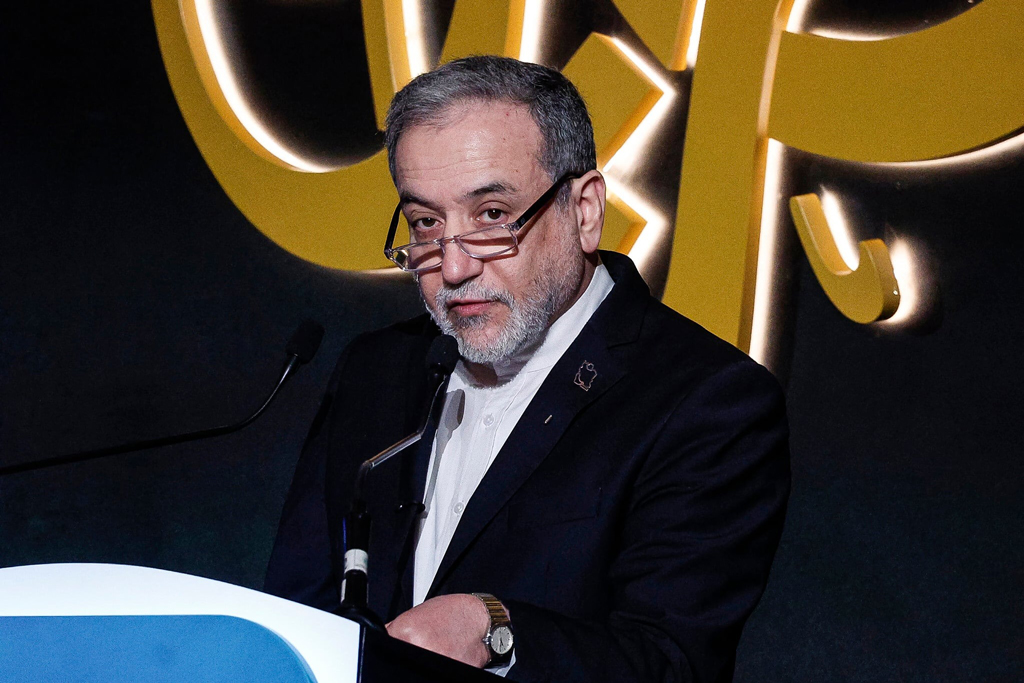 খামেনি জীবিত, উত্তেজনা কমাতে আগ্রহী ইরান: পররাষ্ট্রমন্ত্রী