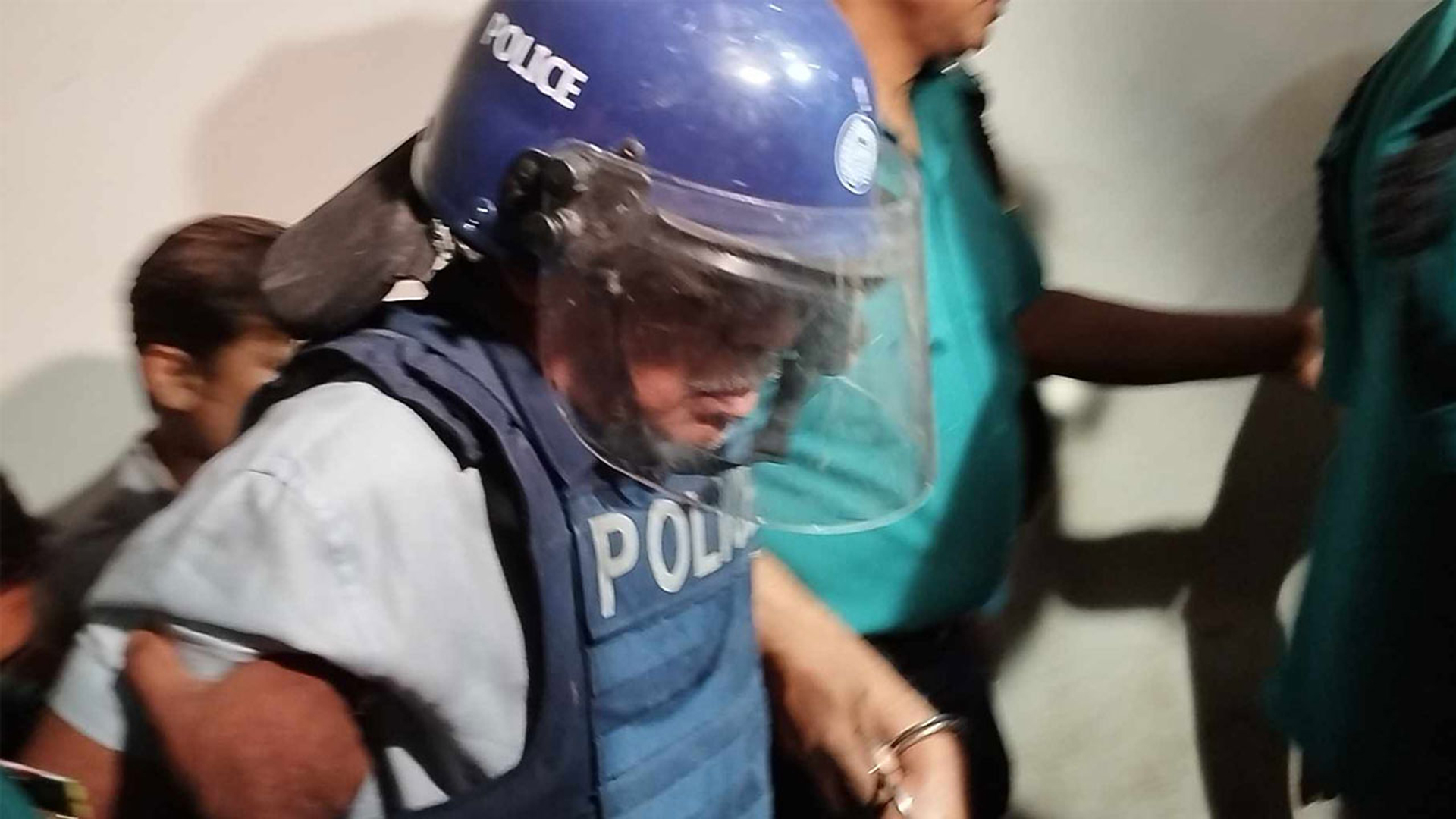 জীবনে প্রথম আদালতে এসেছি: ফারুক খান