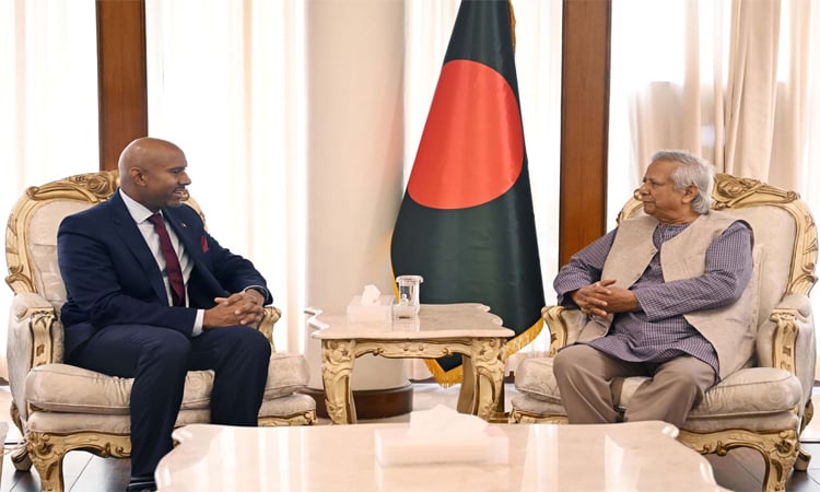 পাচারের অর্থ ফেরাতে কানাডার সহযোগিতা চাইলেন প্রধান উপদেষ্টা