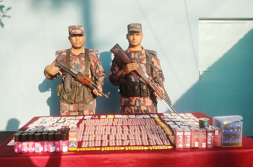 যশোর সীমান্তে এক মাসে ৫ কোটি ১২ লাখ টাকার ভারতীয় মালামাল জব্দ