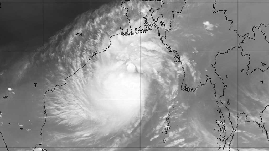 অতিপ্রবল ঘূর্ণিঝড়ে রূপ নিল দানা