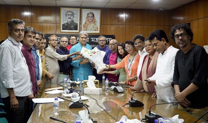 ‘পেশাদার সাংবাদিকদের সুরক্ষা নিশ্চিত করতে চায় সরকার’