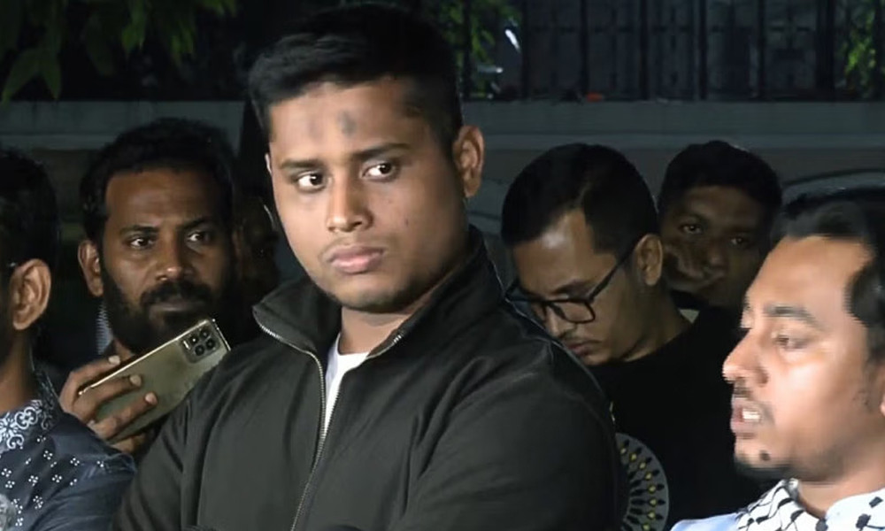 প্রধান উপদেষ্টার সঙ্গে বৈঠক শেষে যা বললেন হাসনাত