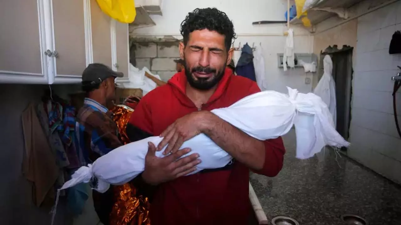 গাজায় ইসরায়েলি হামলায় শিশুসহ আরও ১০৯ জন নিহত