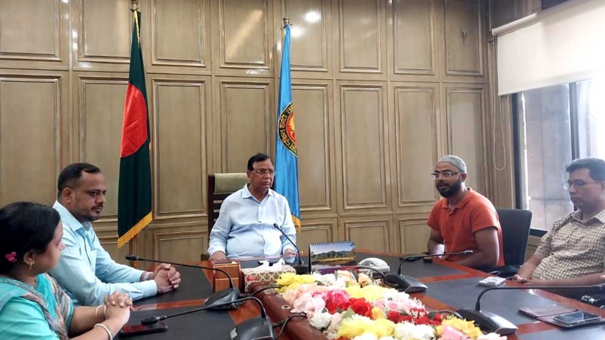 পরিচয়পত্র ছাড়া কেউ হকারি করতে পারবেন না: ডিএসসিসি প্রশাসক