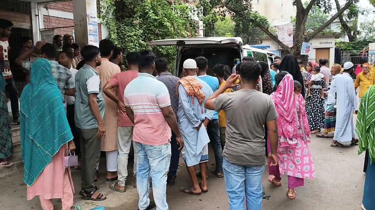 ব্রাহ্মণবাড়িয়ায় পিকআপের ধাক্কায় মা-ছেলেসহ নিহত ৩
