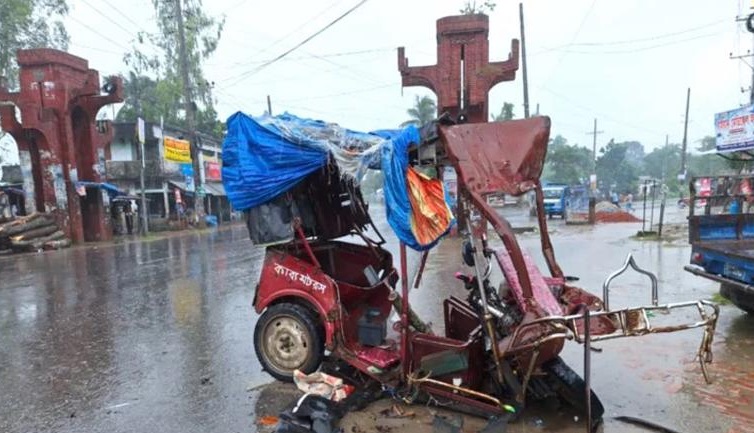 জামালপুরে ট্রাকচাপায় শিক্ষকসহ তিনজনের প্রাণহানি