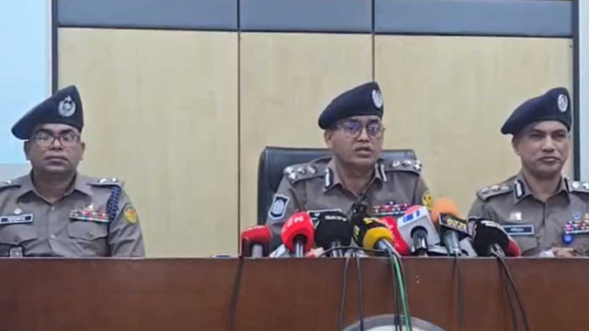 ডেইলি স্টার-প্রথম আলো কার্যালয়ে হামলায় ১৭ জন গ্রেপ্তার: ডিএমপি