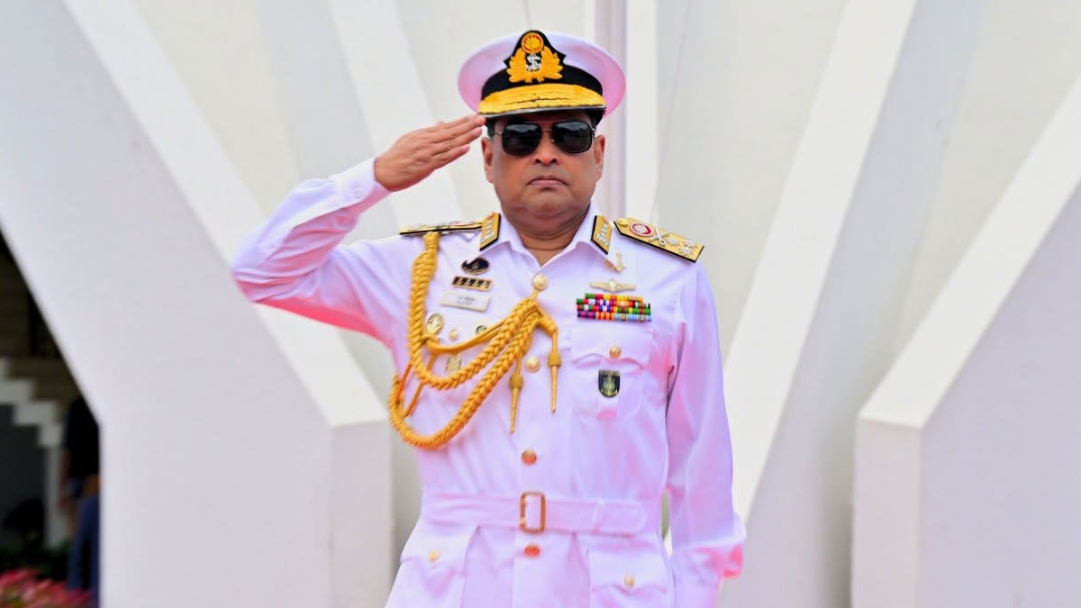 পদোন্নতি পেয়ে অ্যাডমিরাল হলেন নৌবাহিনী প্রধান
