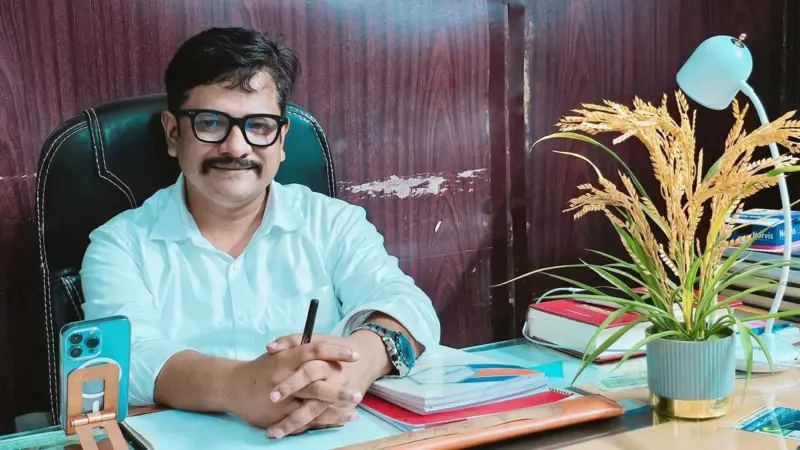 কিশোরগঞ্জে বিএনপি নেতার আওয়ামী লীগে যোগদান, কী বলছেন তিনি