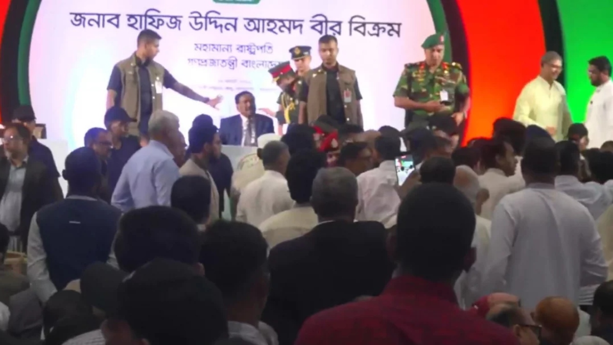তথ্যচিত্রে অসঙ্গতির অভিযোগ, জুলাই গণঅভ্যুত্থান দিবসের অনুষ্ঠানে হট্টগোল
